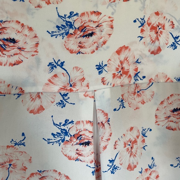 Daniel Rainn Floral Relaxed Blouse - Picture 7 of 14